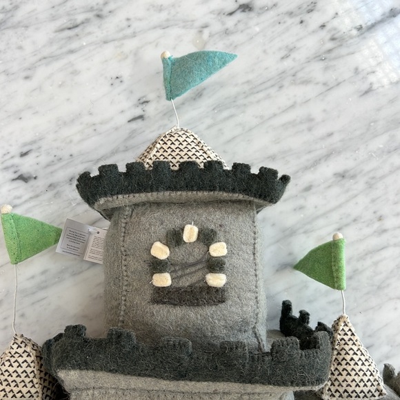New Fiona Walker Grey Wool 3D Castle Wall Hanging - Picture 2 of 5